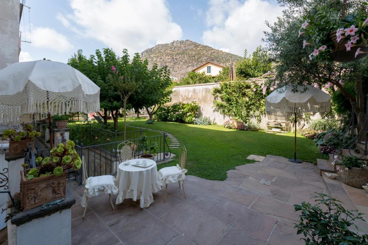 Palazzo Cacace Relais Hotel Meta Buitenkant foto